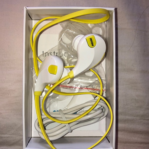 Mpow swift Bluetooth earbuds - Picture 3 of 3